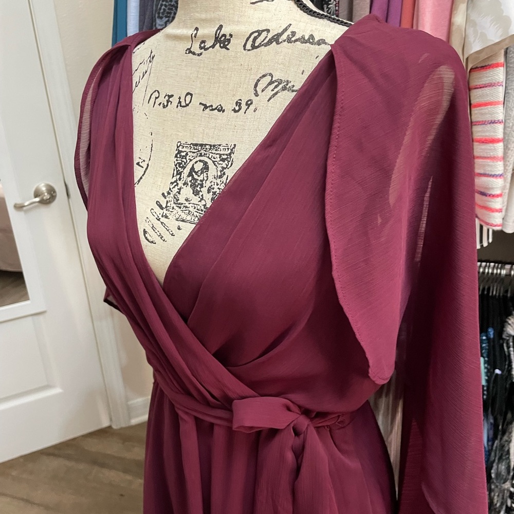 Beautiful DKNY Size 12 Surplice V-Neck Chiffon 3/4 Cape Sleeve Tie Waist Dress🎆 - Picture 3 of 7